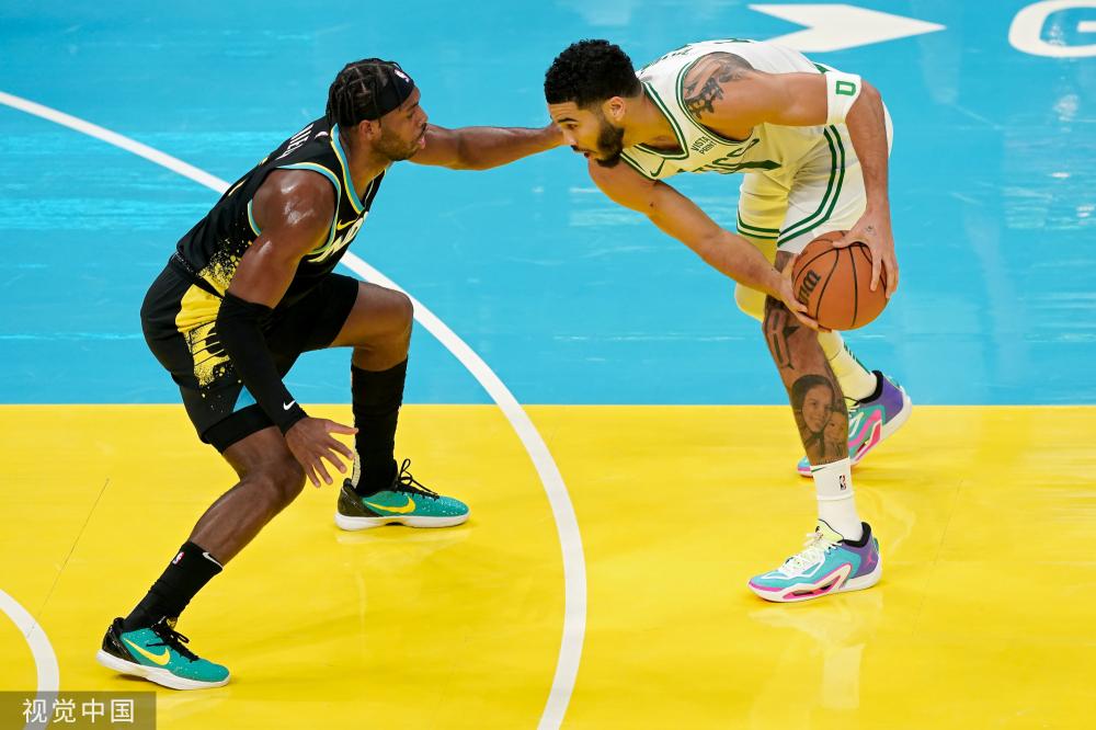 就背负着巨 就背负着巨